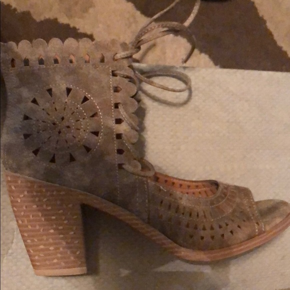 Ankle lace up sandal - Picture 1 of 3